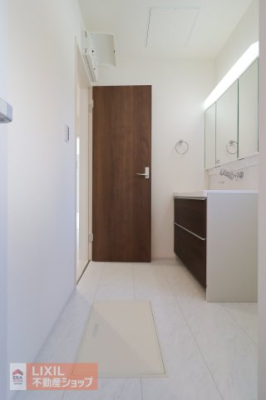  �y�E�ߏ��z���n�����ʐ^�B���ʒE�ߏ��͂������Ƃ����X�y�[�X�Ŏg���₷���ł��B