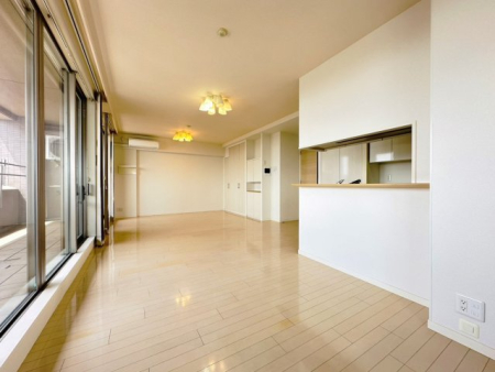  11�K����̒��]�����y���݂��������B