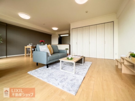  ���r���O�ƃ_�C�j���O�̃]�[�����������₷���A�g������̗ǂ������`�̃��C�A�E�g�B