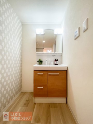 ���ʑ�E���ʏ� �Z�������̖����B�Q�Ȓ������X���[�Y�ȉ����V�����[�t���ʉ��ϑ䊮���B