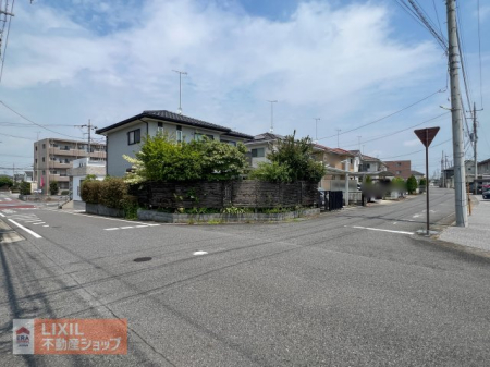 ���̑� ���ʂ����ǂ��J�����̂���O�ʓ��H�ł��B���E���Ղ���̂��Ȃ����߁A�~�n���ւ̓��o�ɂ��X���[�Y�ł��B