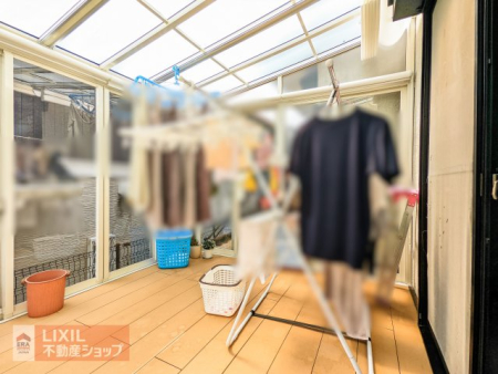 ���̑����� �~���S�n�悢�����ڂ������ł���T�����[���B���[���X�N���[���Ńv���C�x�[�g��Ԃ��m�ۂł��܂��B