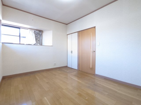 ���̑����� 2�K�m���ł��B ��Q���Ƃ��ď\���ȍL��������܂���